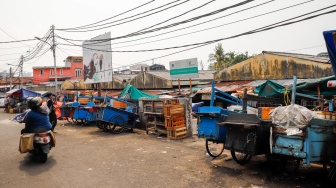 Suasana di Pasar Lontar Kebon Melati, Tanah Abang, Jakarta, Senin (15/9/2025). [Suara.com/Alfian Winanto]