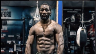Terence Crawford Cetak Rekor Tinju, Raih Gelar Bersejarah Usai Kalahkan Canelo