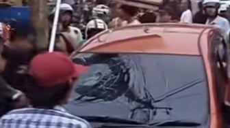 Detik-Detik Mencekam di Cikeas: Mobil Pelaku Tabrak Lari Dikejar Warga, Berakhir Amuk Massa
