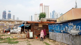 Suasana di Pasar Lontar Kebon Melati, Tanah Abang, Jakarta, Senin (15/9/2025). [Suara.com/Alfian Winanto]