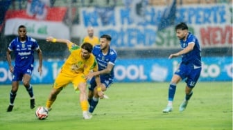 BRI Super League: Takluk dari Persib, Pelatih Persebaya Isyaratkan Evaluasi