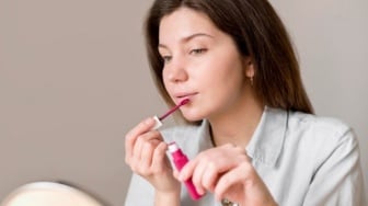 5 Rekomendasi Lip Tint untuk Remaja: Warna Natural dan Tahan Lama
