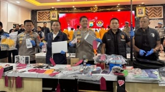 53 Tersangka Kerusuhan Makassar: Polisi Buru Dalang di Balik Layar!