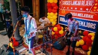 Sukses Lancar Rezeki: Nama Penuh Doa, Lirik Humor dan Musik yang Mendobrak!