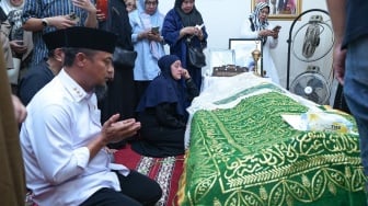 Mertua Gubernur Jatim Wafat, Andi Sudirman Sampaikan Duka Cita