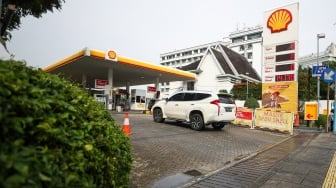Suasana di SPBU Shell Cikini, Jakarta, Selasa (16/9/2025). [Suara.com/Alfian Winanto]