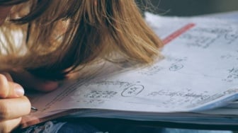 Jago Matematika Disebut Pintar: Kenapa Angka Jadi Ukuran Cerdas di Indonesia?