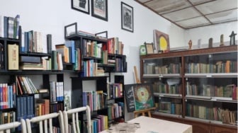 Di Tengah Krisis Literasi, Kampung Ini Punya Perpustakaannya Sendiri