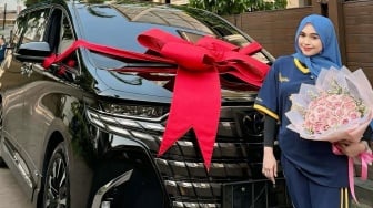 Seberapa Kaya Ria Ricis? Enteng Beli Mobil Rp1,8 M bak Jajan Kacang Goreng