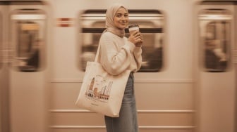 13 Prompt Gemini AI Edit Foto Sinematik di Stasiun, Siap Pakai dan Hasilnya Kayak Asli