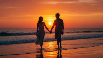 Kumpulan Prompt Gemini AI untuk Foto Sunset di Pantai Bersama Pasangan yang Estetik