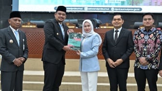 Rp 12,5 Triliun untuk Pembangunan Sumut, Bobby Nasution Sampaikan Ranperda P-APBD 2025