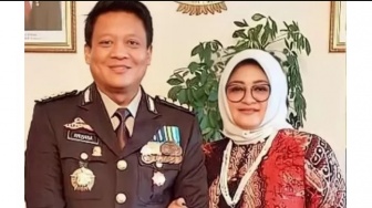 Di Balik Skandal Irjen Krishna Murti: Inilah Nany Arianty Utama, Istri Sah yang Setia Dampingi Suami
