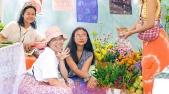 When Botanies Meets Buddies: Sporadies Meramban Bunga Jadi Cerita