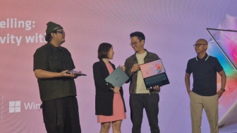 AMD Ryzen AI 300 Series Otaki Laptop AI Tercanggih Hadir di Lenovo Yoga Pro dan IdeaPad!