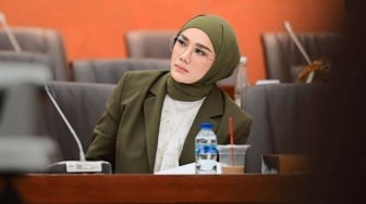 Benarkah Mulan Jameela Hanya Lulusan SMA? Pendidikannya Disentil gegara Tas Mewah