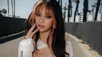 Vibes Gen Z Banget! Intip 4 Daily Style Trendy ala Megan KATSEYE