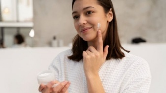 4 Brightening Night Cream Ampuh Bikin Wajah Glowing dan Plumpy di Pagi Hari