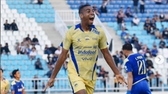 Hasil BRI Super League: Persib Menang Comeback Atas Arema FC