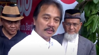 Bawa Bukti, Roy Suryo Sambangi Kemendikdasmen: Ijazah Gibran Tak Sah, Jabatan Wapres Bisa Gugur