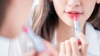 5 Lipstik Matte Lokal Nyaman, Harganya Murah Meriah