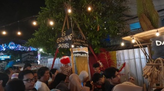 Es Goyang 'Iki Panggung Sandiwara', Jajanan Jadul Naik Kelas di Pasar Kangen Jogja