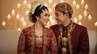 5 Prompt Foto Pernikahan Adat Jawa di Gemini AI, Estetik dan Romantis!