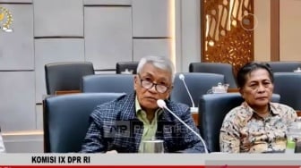 Mirisnya Pensiunan Askes: Uang Hari Tua Tertahan di BPJS, Terpaksa 'Ngemis' ke DPR Demi Sesuap Nasi