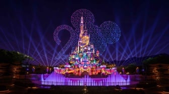 Rayakan Dua Dekade, Hong Kong Disneyland Gelar Pesta Ulang Tahun Paling Magical