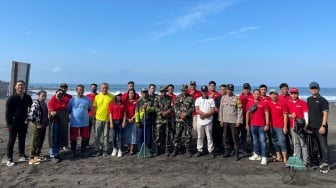 HUT ke-38 Swiss-Belhotel International, Swiss-Belhotel Airport Yogyakarta Adakan Bersih Pantai