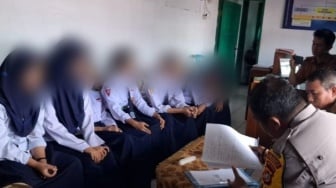 Viral 15 Pelajar Berseragam Sekolah Konsumsi Tembakau Gorila, Begini Kondisinya!
