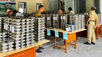 Keracunan Makan Bergizi Gratis: Pemda DIY Murka, Tuntut Sanksi Tegas