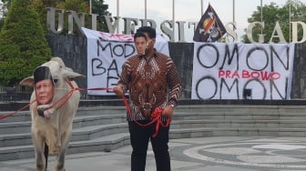 'Sapi Berkepala Prabowo' Diarak di Bundaran UGM, BEM KM Kritik Program MBG hingga Pidato PBB