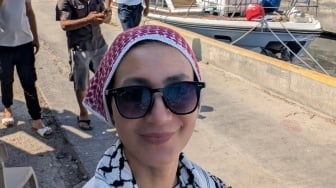 Kisah Haru Wanda Hamidah di Pelabuhan Sisilia: Berbagi Sedih dan Bahagia Demi Palestina