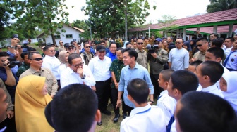 Disapa Gibran, Siswa SRMA 7 Palembang Kompak Jawab: Betah, Pak!