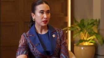 Menpar Widiyanti Tegaskan Isu Mandi Air Galon Hoaks: Itu Hanya Karangan