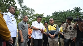 Gubernur Bobby Nasution Pastikan Perbaikan Jalan Rusak Labura-Toba Mulai Dikerjakan Tahun Ini