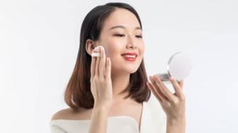 5 Rekomendasi Translucent Powder Merek Lokal, Tak Kalah dengan Brand Luar