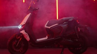 Motor Matic Sekasta Vario 125 tapi Tampang Gahar Bak Italjet Dragster: Tengok 5 Pesona Mobster 135