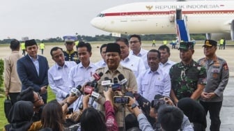 Baru Mendarat, Presiden Prabowo Langsung 'Sidang' Kepala BGN soal Keracunan MBG: Ini Masalah Besar!