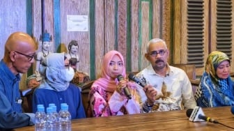 Pecah Tangis Istri Diplomat Kemlu yang Tewas Dilakban, Minta Hentikan Framing Negatif