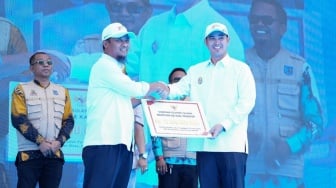 Gubernur Sulsel Canangkan Bibit Jagung di Pangkep, Rp15,5 Miliar untuk Sampah Jadi Energi dan KA