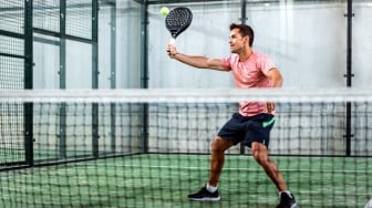 7 Rekomendasi Sepatu Padel Terbaik, Stabil Tanpa Risiko Terpeleset