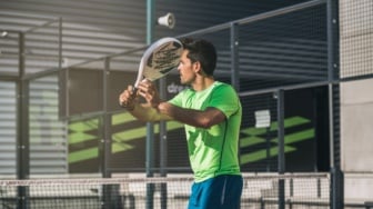 Apa Perbedaan Padel dan Tenis? Begini Aturan Mainnya