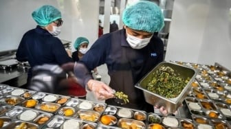 Apa Itu SPPG dalam Program Makan Bergizi Gratis? Intip Tugas dan Gajinya