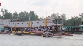Erau Kutai: Saat Naga Jadi Rebutan di Sungai Mahakam, Ini Maknanya!