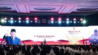 Ngaku Tak Dendam, Prabowo Blak-blakan: Anies yang Bantu Aku Menang karena Emak-emak Kasihan