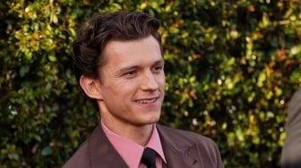 Tom Holland Buka Suara Usai Gegar Otak di Lokasi Syuting Spider-Man