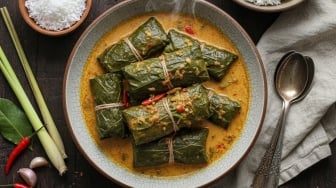 Buntil Daun Singkong Isi Teri Medan: Resep Tradisional yang Menggugah Selera