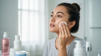 Toner Apa yang Bagus untuk Mengatasi Flek Hitam? Ini 3 Pilihan Terbaik Mulai Rp8 Ribuan